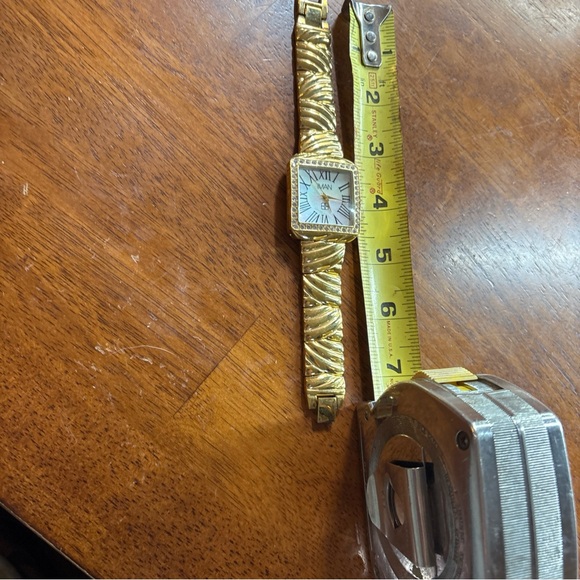 HW24IMAN Gold Tone Rhinestone Women's Fasion Statement Dress Watch Face NEW BATT - Picture 9 of 9